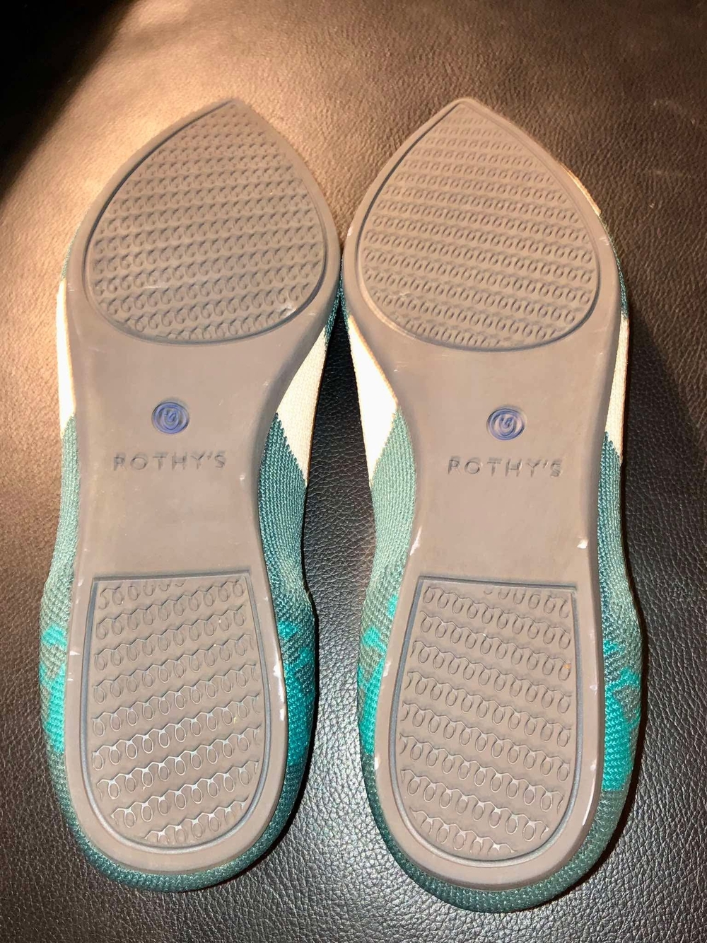 Rothy's "The Point" flats in the retired Moroccan Green Ikat pattern 6.5 - Picture 5 of 5